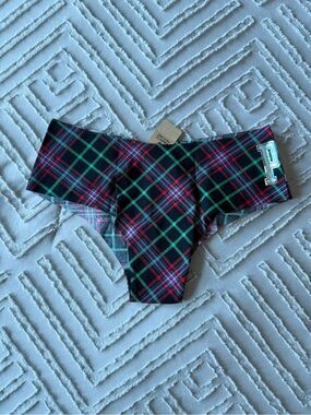 NWT VS PINK Plaid No Show Cheekster | S
